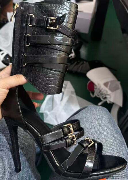 Sandal Strappy Heeled - صنادل طويلة أنيقة للحفلات والمسرح، جلد